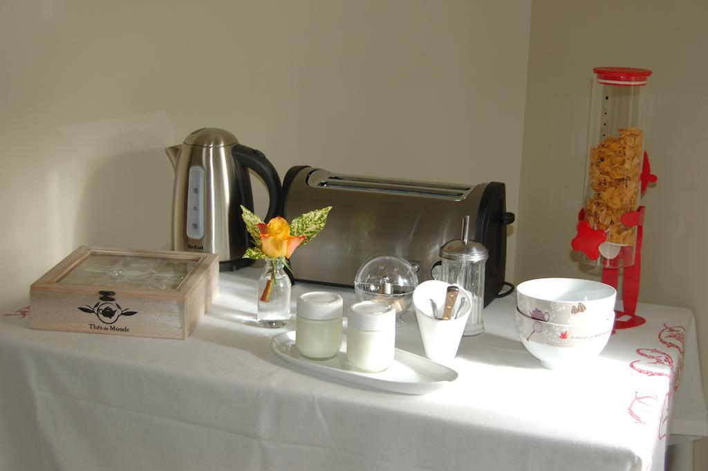 La Grange Dimiere, Pres De Tours Bed & Breakfast Saint-Genouph Bagian luar foto
